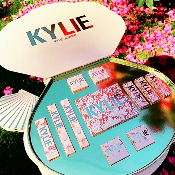 Kylie Cosmetics Other - *SOLD* Kylie Under The Sea Shell PR Vault Kylie Cosmetics Other - *SOLD* Kylie Under The Sea Shell PR Vault
